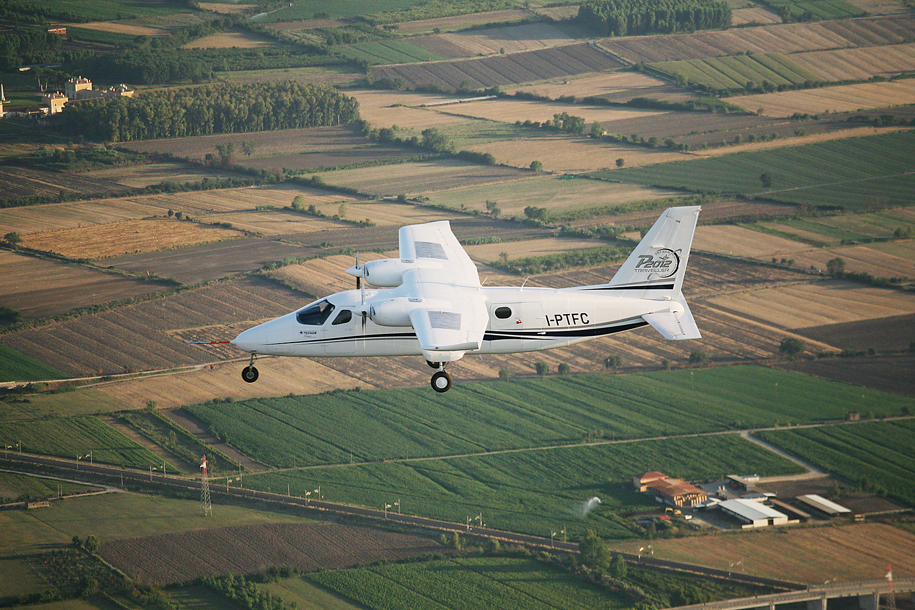 Tecnam Mit Elektrischem Zweimot Auf Voltas Spuren Cockpit